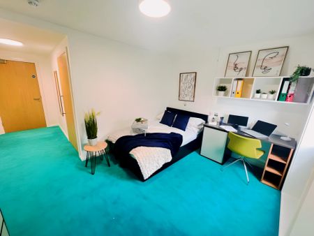 Premier Wet Room En-Suite - Photo 4