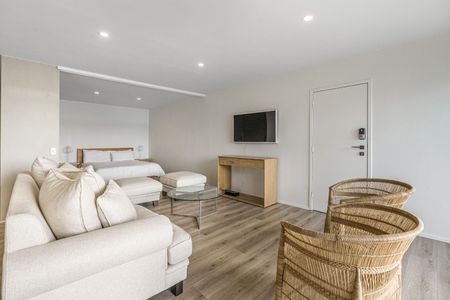 Seaside on Sarsfield - Photo 2