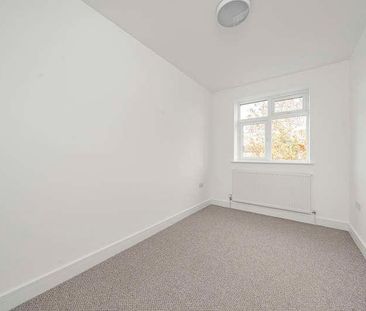 Denecroft Crescent, Uxbridge, UB10 - Photo 6