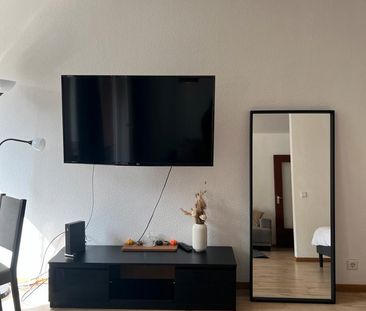 Düsseldorf: Wunderschöne 1-Zimmer Wohnung mit sehr guter Lage - Photo 1