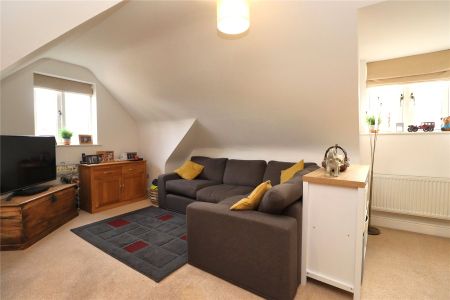 58 Sandy Lane, Woking - 2 bedrooms Property for lettings - Seymours - Photo 5