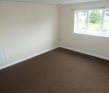 Maple Avenue, Ripley, Derbyshire - Photo 2