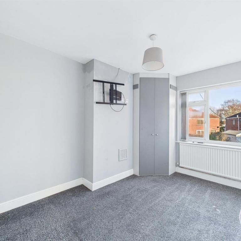 4 bedroom semi-detached house to rent - Photo 1