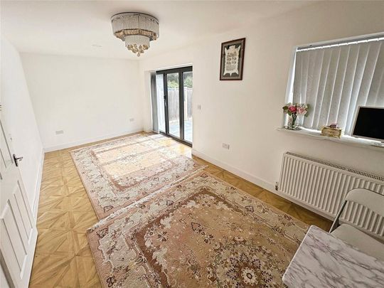 4 bedroom detached house to rent - Photo 1
