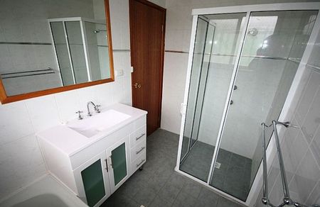 37 Sassafras Cres, Karabar NSW 2620 - House For Rent | Domain - Photo 3