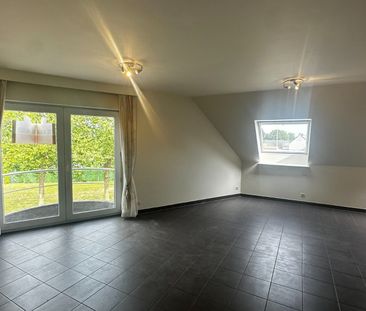 Instapklaar appartement met één slaapkamer, balkon en lift te Lokeren - Photo 1