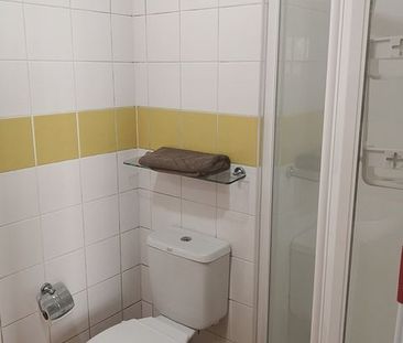 Central Auckland 1BR Gem w/Balcony - Photo 5