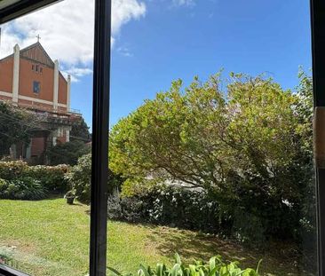 Oriental Bay apartment, next to Oriental lookout - Photo 5