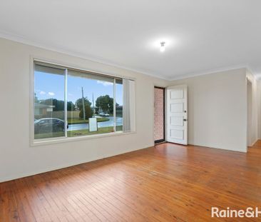 16 Denzil Avenue, St Clair, NSW 2759 - Photo 5