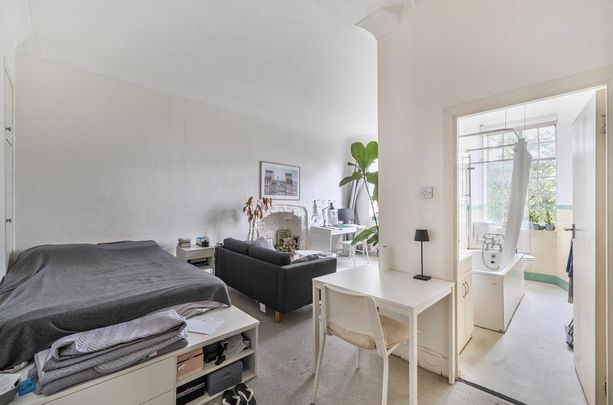 Studio to rent - Photo 1