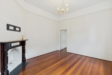 A Mighty Little Charmer in the Heart of Perth - Photo 3