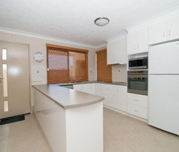 Fully Furnished 2-Bedroom Apartment with Balcony Views to the CBD - Photo 5