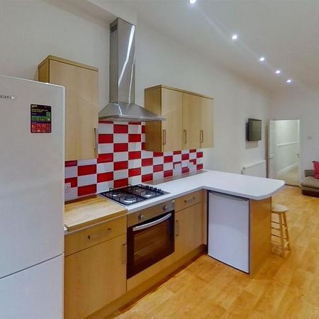 5 bedroom private hall to rent - Photo 3