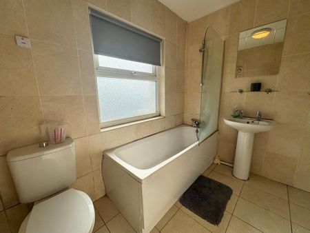 2 bedroom semi-detached house to rent - Photo 4