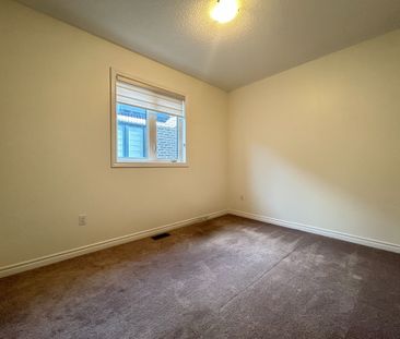 For Lease - 52 Minnock Street, Caledon, Ontario - Photo 5