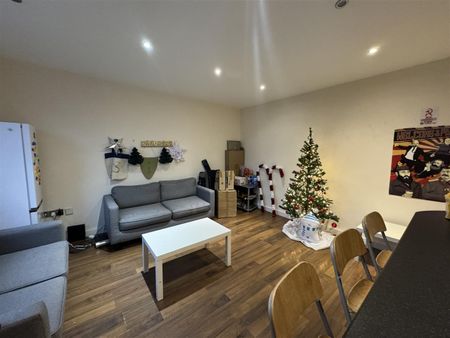 5 bedroom terraced house to rent - Photo 2