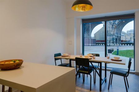 1 bedroom in a flat share to rent - Photo 3