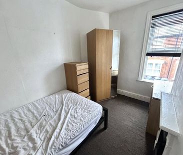 4 bedroom terraced house to rent - Photo 1