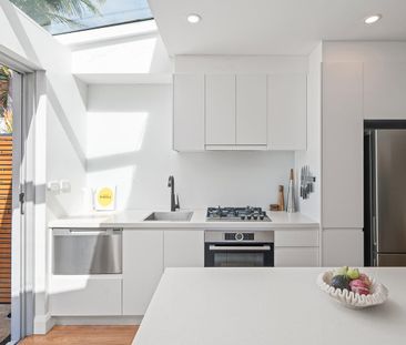 6 ELIZABETH PLACE, Paddington NSW 2021 - Terrace For Rent | Domain - Photo 3