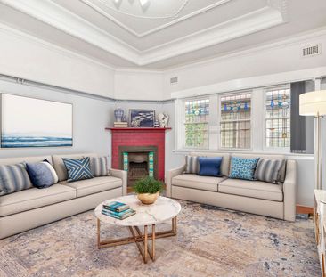 LARGE FAMILY HOME WITH IMMACULATE & SPACIOUS INTERIORS! - Photo 5