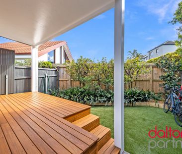 2 BEDROOM 1/2 HOUSE, FABULOUS LOCATION! - Photo 4