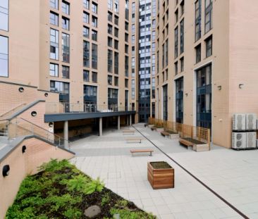 EnSuite - Gold - Photo 2