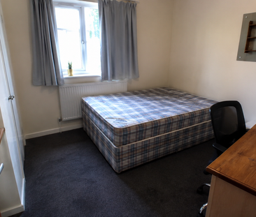 Cardwell Crescent Room 2 - Photo 3