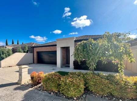 Immaculate, Comfortable and Private - Photo 4
