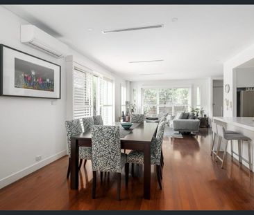 Modern living awaits: a bright and stylish retreat - Photo 4