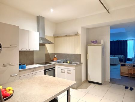 Woning met 4 slaapkamers en koer. - Photo 5