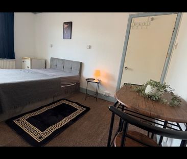 Room in a Shared Flat, Whitmore Gardens, NW10 - Photo 6