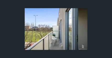 Unfurnished Stunning & Modern Apartment Located in the Heart of Caulfield East! - Photo 3