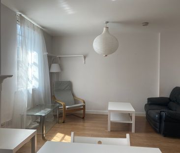 1 Bedroom Property To Rent - Photo 2