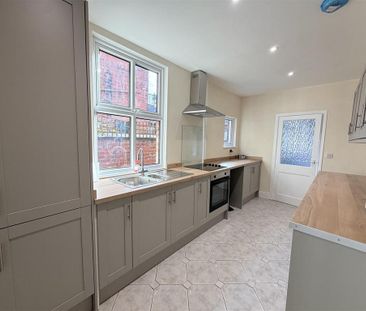 3 bedroom terraced house to rent - Photo 6