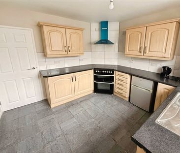 3 bedroom house to rent Milton Street North, NN2 - Photo 2