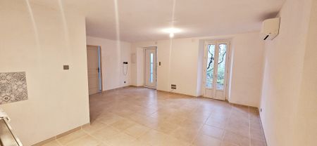 Location Maison 3 pièces 50m² GONFARON 83590 - Photo 3