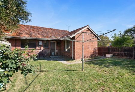 51 Dunstan Parade, Port Melbourne VIC 3207 - House For Rent | Domain - Photo 2