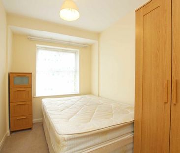 London Road - Photo 1