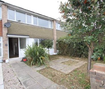 3 bedroom property to rent in Leigh On Sea - Photo 2