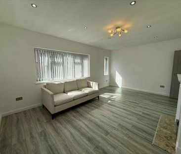 East Lodge, Holly Park Gardens, Finchley, Finchley, N3 - Photo 2