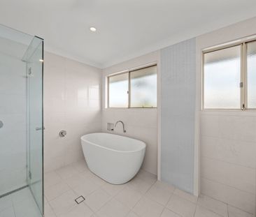 Luxury Waterfront Family Living with Private Jetty - Photo 6