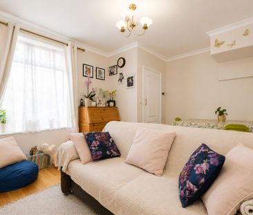 3 bedroom mid terraced house to rent, - Photo 2