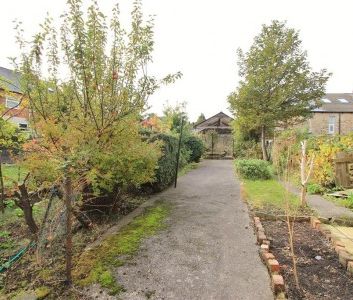 4 bedroom House To Rent - Photo 4