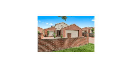 Spacious 5 Bedroom Family Home in Roxburgh Park - Photo 4