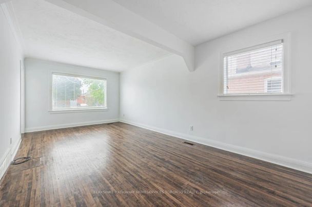 Detached Home For Lease | E8469718 - Photo 1