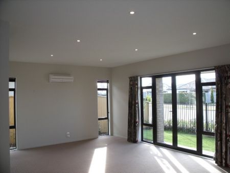 6 Saracen Avenue, Northwood - Photo 3