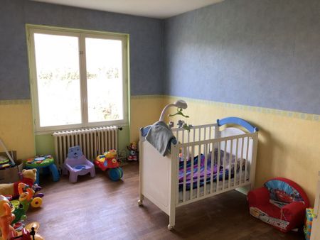 Location Maison 4 pièces 74m² - Photo 3