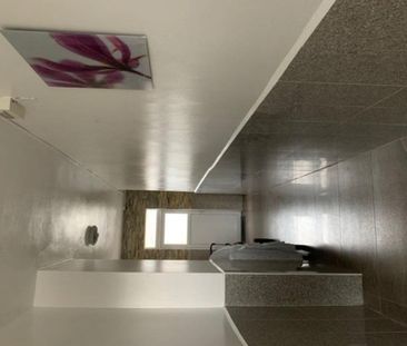 3-Zimmer-Wohnung mit Küche & Bad – Essen Zentrum - - Photo 1