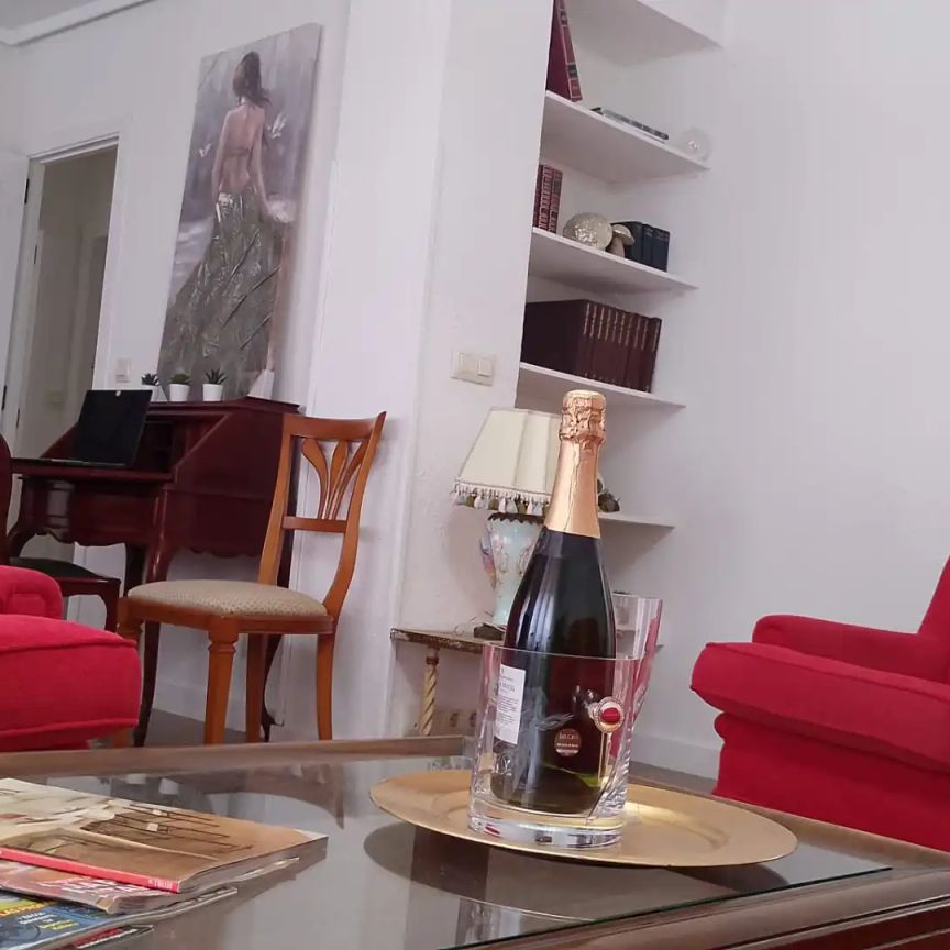 Piso de alquiler en Calle Palacio Valdés, 6, Salesas - Foncalada - Campoamor - Photo 1