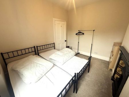 3 bedroom maisonette to rent - Photo 2
